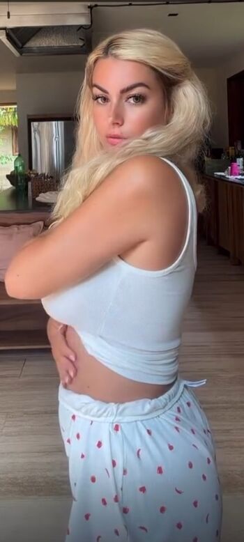 Full leaked Carla moreau private photo
