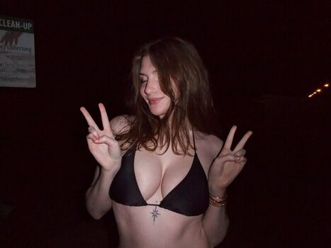 Full leaked Carly coplin private photo