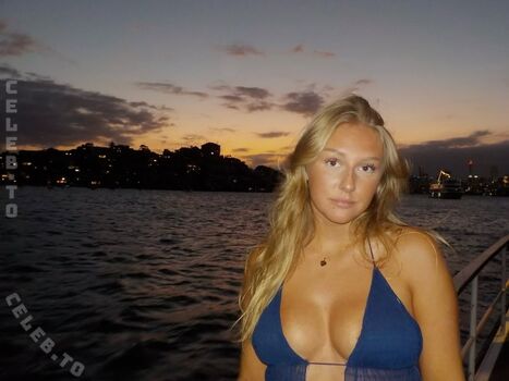 Full leaked Carly hro private photo