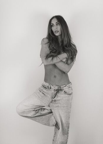 Full leaked Carmella private photo