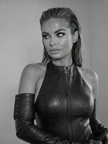 Full leaked Carmen electra  page private photo