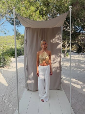 Full leaked Caro daur private photo
