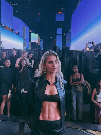 Full leaked Caroline daur private photo