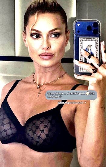 Full leaked Caroline receveur private photo