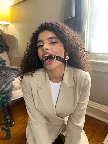 Full leaked Caroline santos private photo