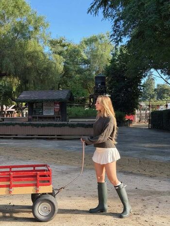 Full leaked Caroline zalog page private photo
