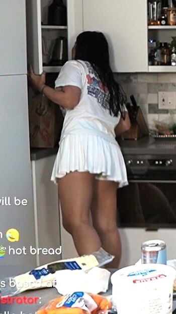 Full leaked Carolinekwan private photo