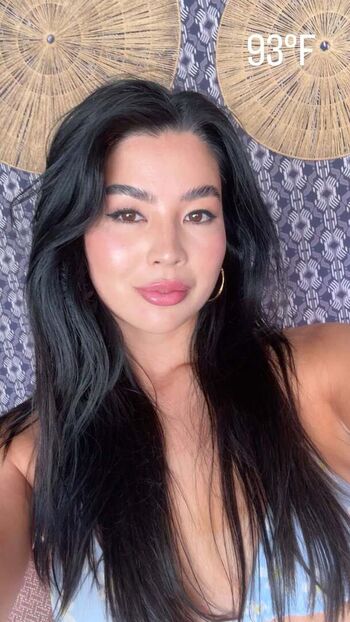 Full leaked Carolinekwan private photo