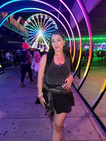 Full leaked Carolinekwan private photo