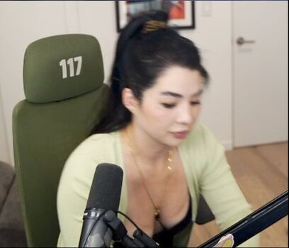 Full leaked Carolinekwan private photo