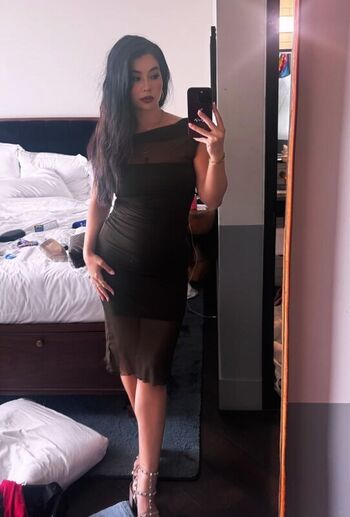 Full leaked Carolinekwan private photo