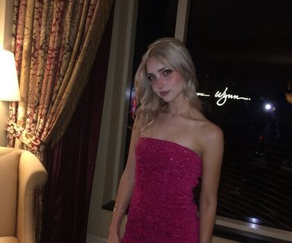 Full leaked Carolinev v private photo