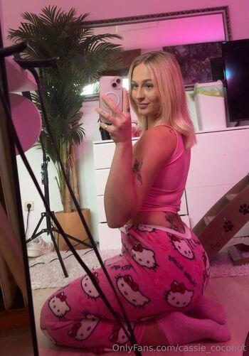 Full leaked Cassie coconut page private photo