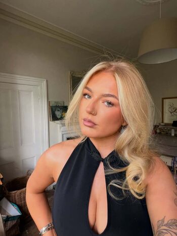 Full leaked Cassiedavidsonx page private photo