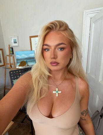 Full leaked Cassiedavidsonx page private photo