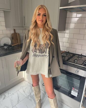 Full leaked Cassiedavidsonx private photo