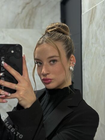 Full leaked Casstillocamila private photo