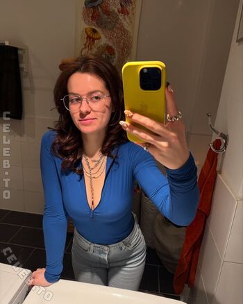 Full leaked Cecilia dcker private photo