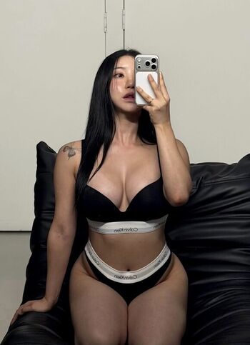 Full leaked Cehwie private photo