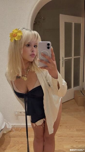 Celina_x31