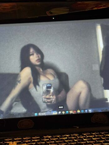 Full leaked Cellow page private photo