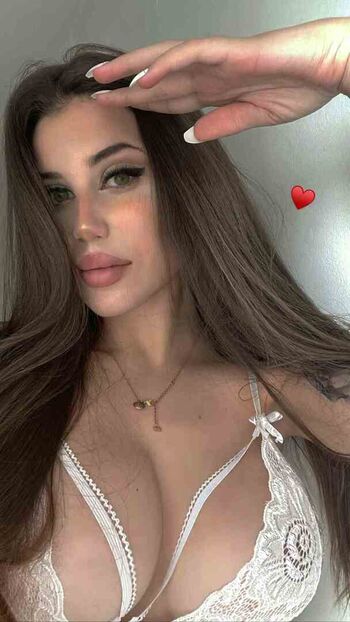Full leaked Centolain private photo