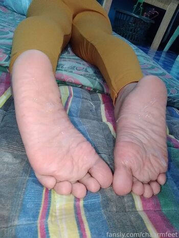 Full leaked Chaarmfeet page private photo
