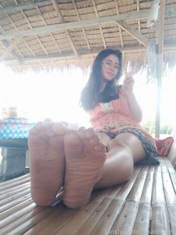 Full leaked Chaarmfeet page private photo