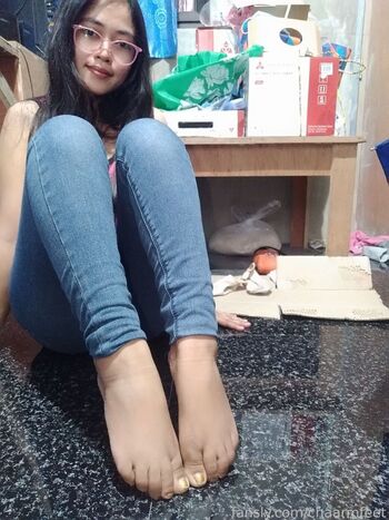 Full leaked Chaarmfeet page private photo