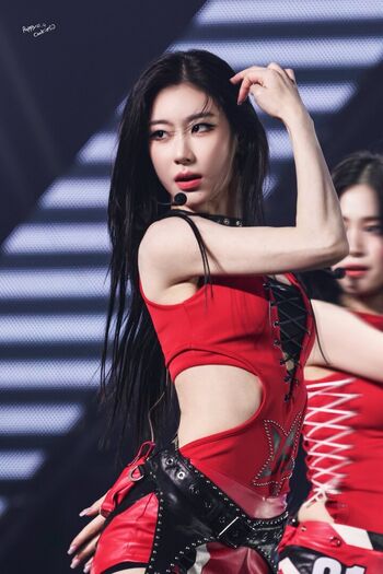 Full leaked Chaeryeong private photo