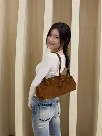 Full leaked Chaeryeong private photo