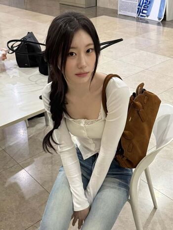 Full leaked Chaeryeong private photo