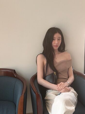 Full leaked Chaeryeong page private photo