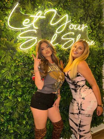Full leaked Chanel west coast page private photo