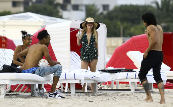 Full leaked Chanel west coast private photo