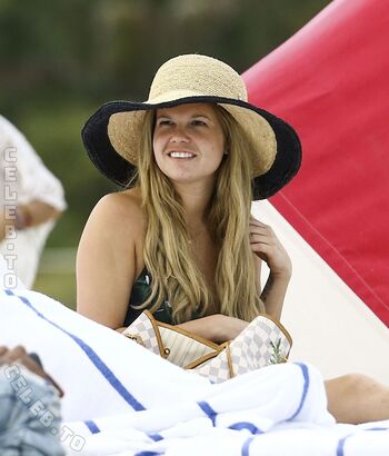 Full leaked Chanel west coast private photo
