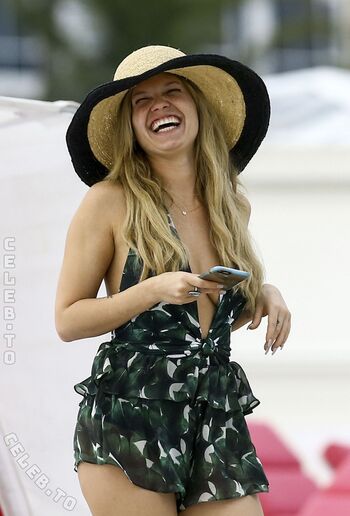 Full leaked Chanel west coast private photo
