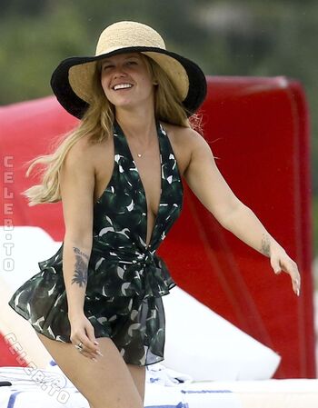 Full leaked Chanel west coast private photo