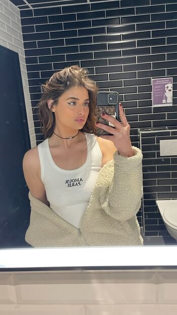 Full leaked Chani lenglet private photo