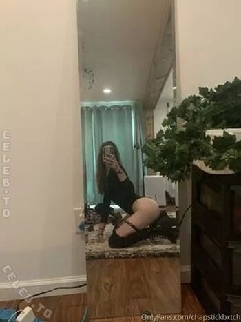Full leaked Chapstickbxtch page private photo
