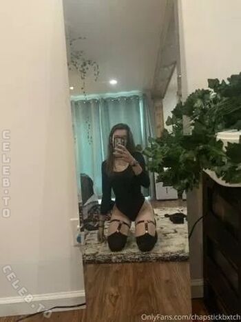 Full leaked Chapstickbxtch page private photo