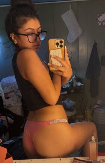 Full leaked Charleneee private photo