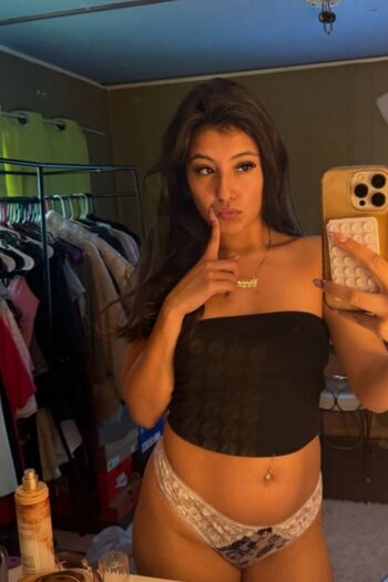 Full leaked Charleneee private photo
