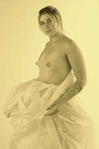 Full leaked Charleytaylss private photo