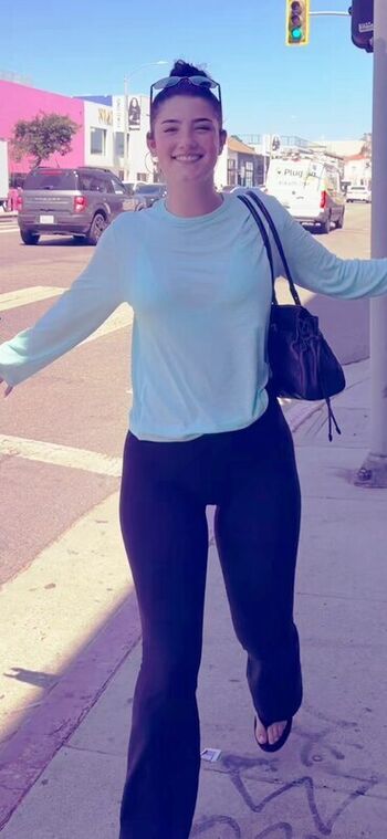 Full leaked Charli d amelio private photo