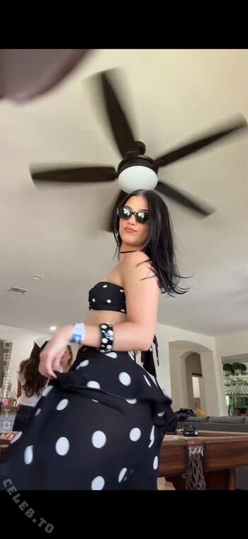 Full leaked Charli d amelio private photo