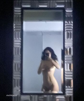 Full leaked Charli xc private photo