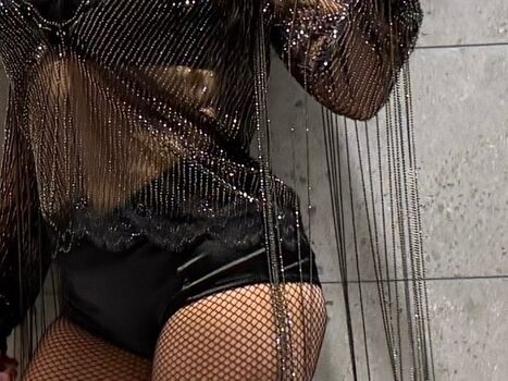 Full leaked Charli xcx private photo