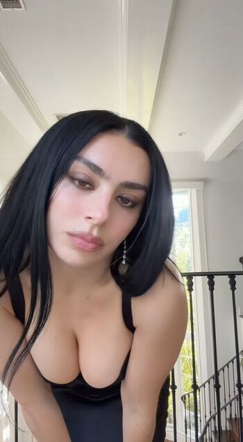 Full leaked Charli xcx private photo