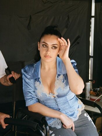 Full leaked Charli xcx private photo
